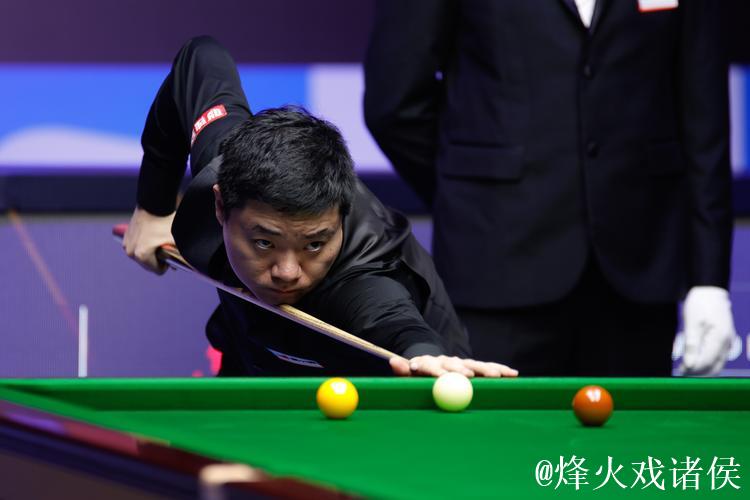 丁俊晖状态出色击败莱恩斯 西安大奖赛成功晋级八强 丁俊晖状态出色击败莱恩斯 西安大奖赛成功晋级八强