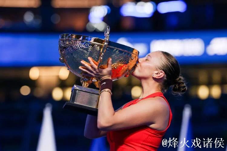 WTA年终总决赛:阿尼西莫娃惊险逆转“生死战” 晋级四强 WTA年终总决赛:阿尼西莫娃惊险逆转“生死战” 晋级四强