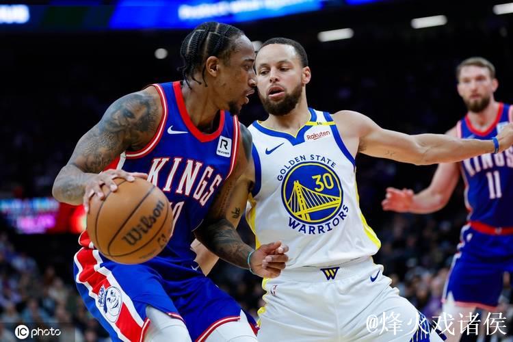 库里27+10德罗赞24分 勇士主场狂胜国王迎来七连败 库里27+10德罗赞24分 勇士主场狂胜国王迎来七连败